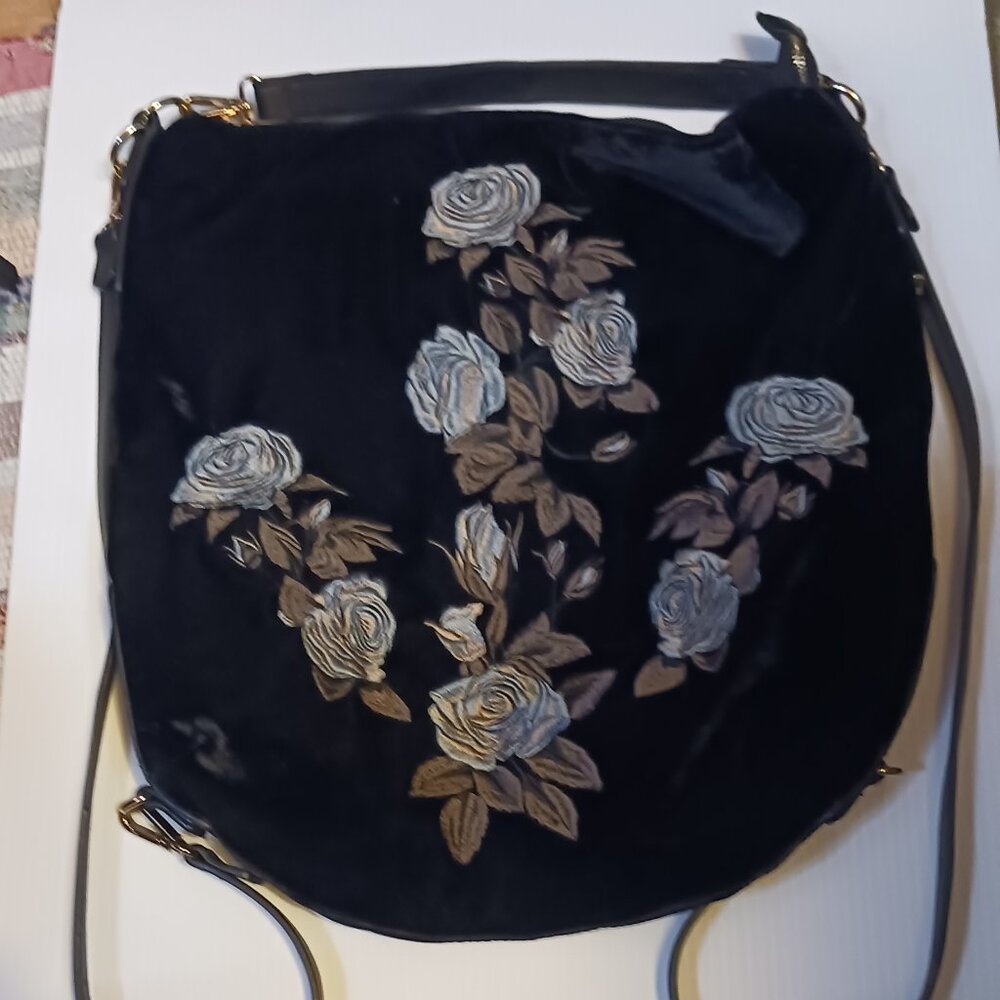 Urban Expressions Blk Velvet Embrodered Convertible Bag
